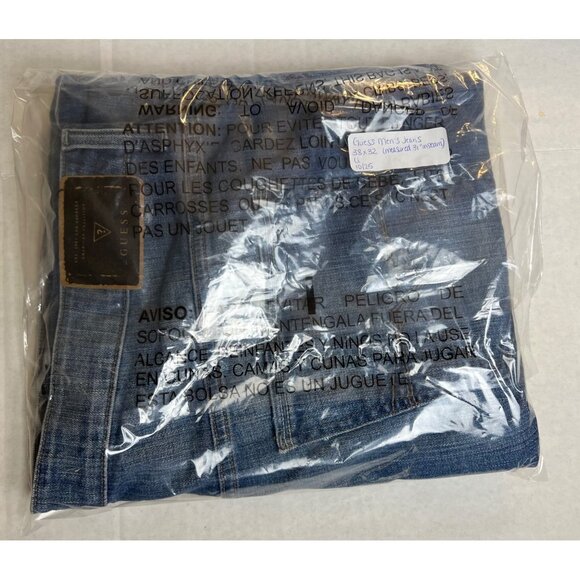 Guess Distressed Denim Jeans *Popped Stitches on Back Pocket* - Picture 13 of 13